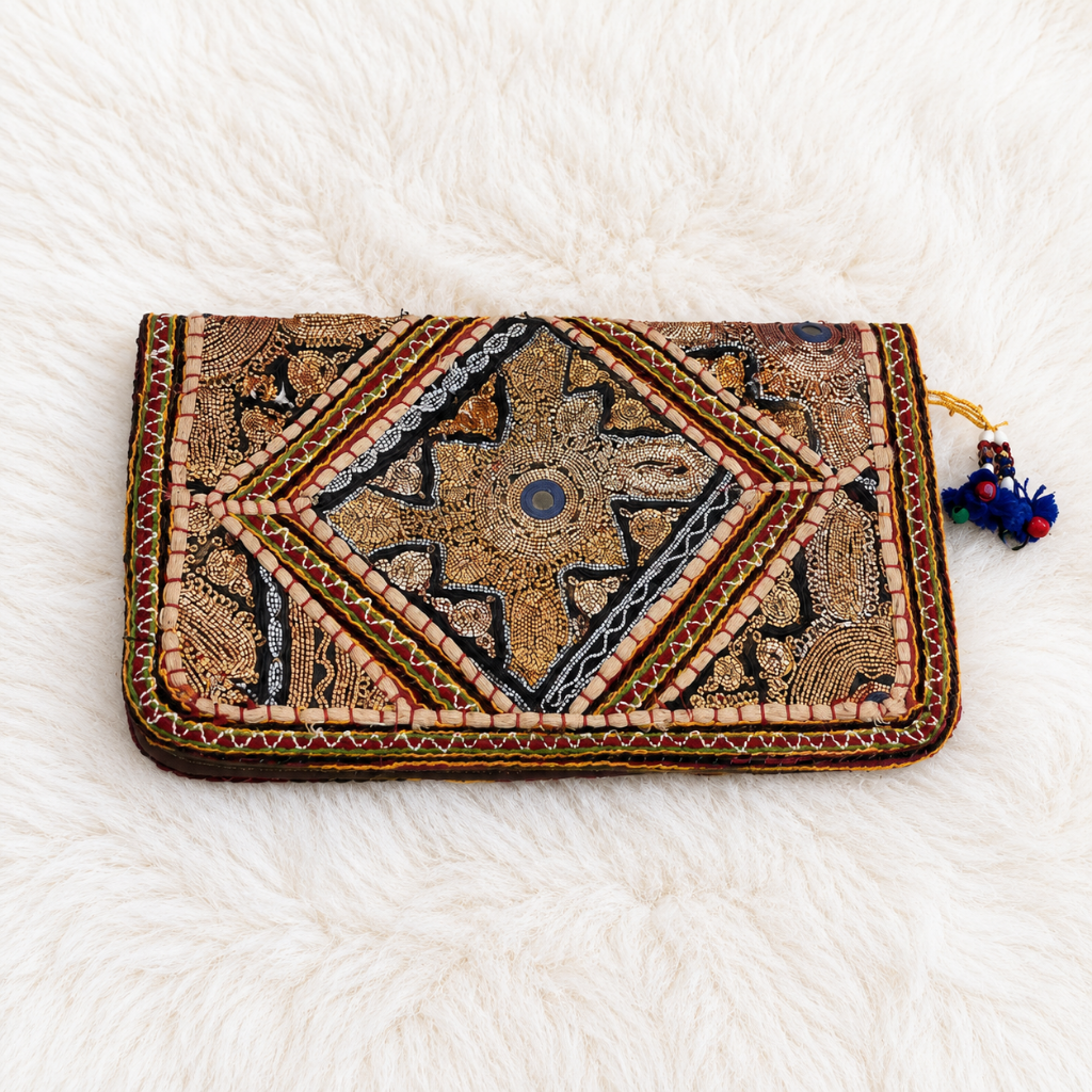 Embellished Zari Purse for Caual, Party