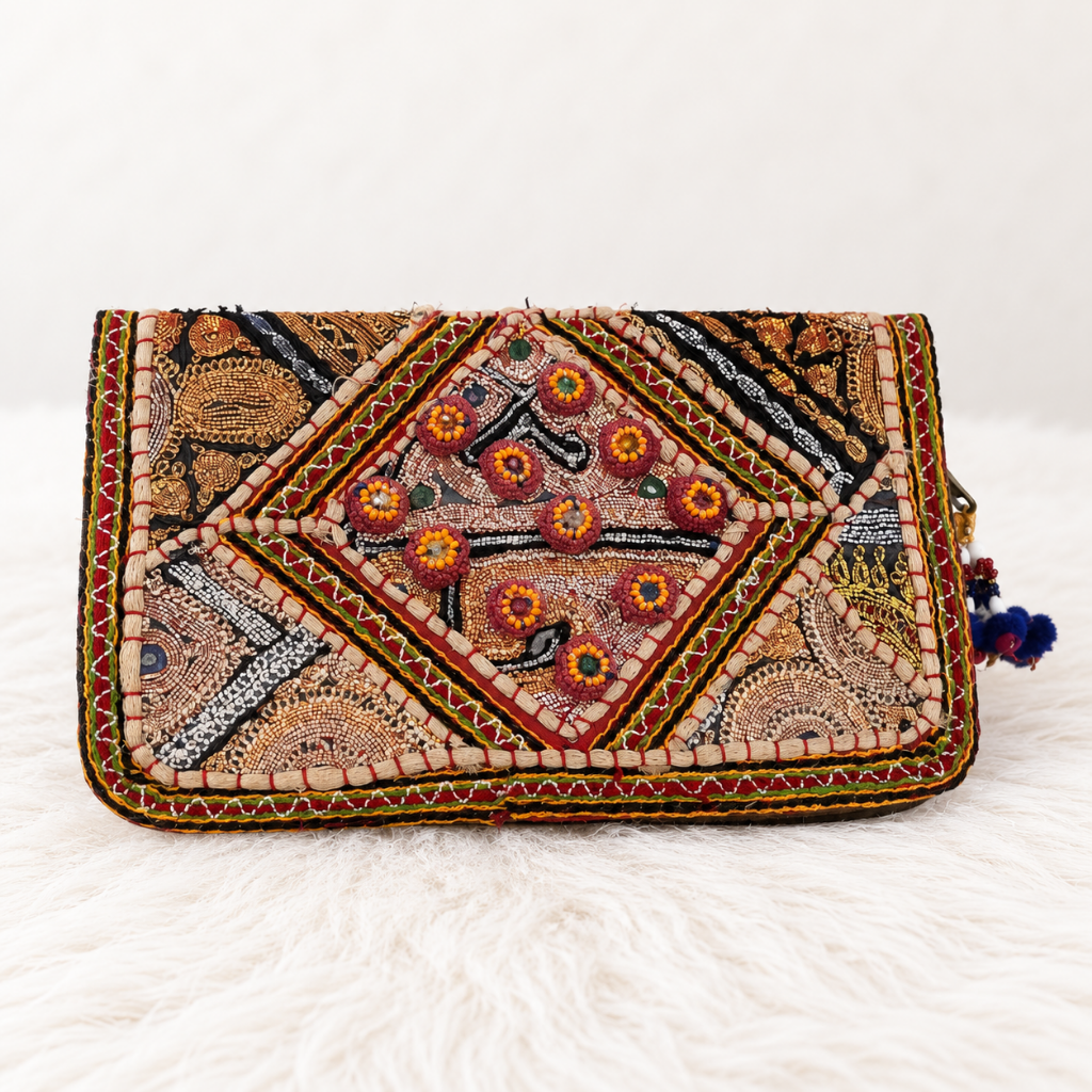 Embellished Zari Purse for Caual, Party